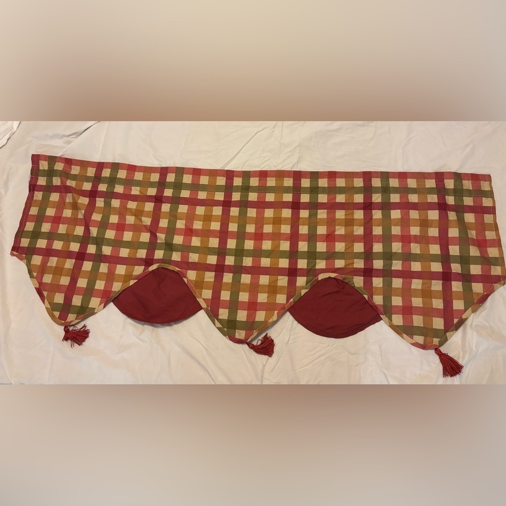 Better Homes And Gardens Plaid Valance in Red, Green, and Yellow 60X 20”